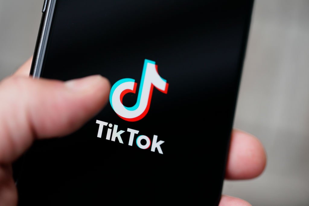 TikTok begins blocking links to app store pages from creators' bios