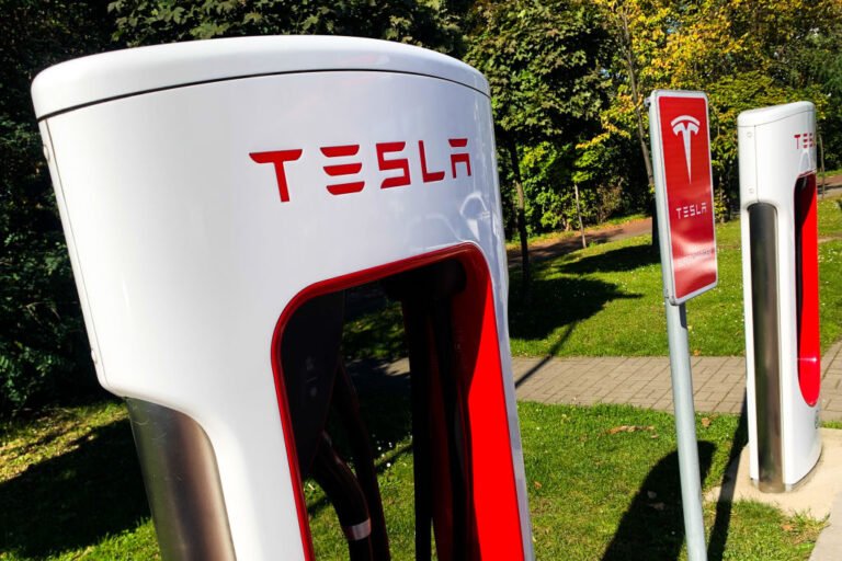 Tesla expands non-Tesla Supercharger access to China