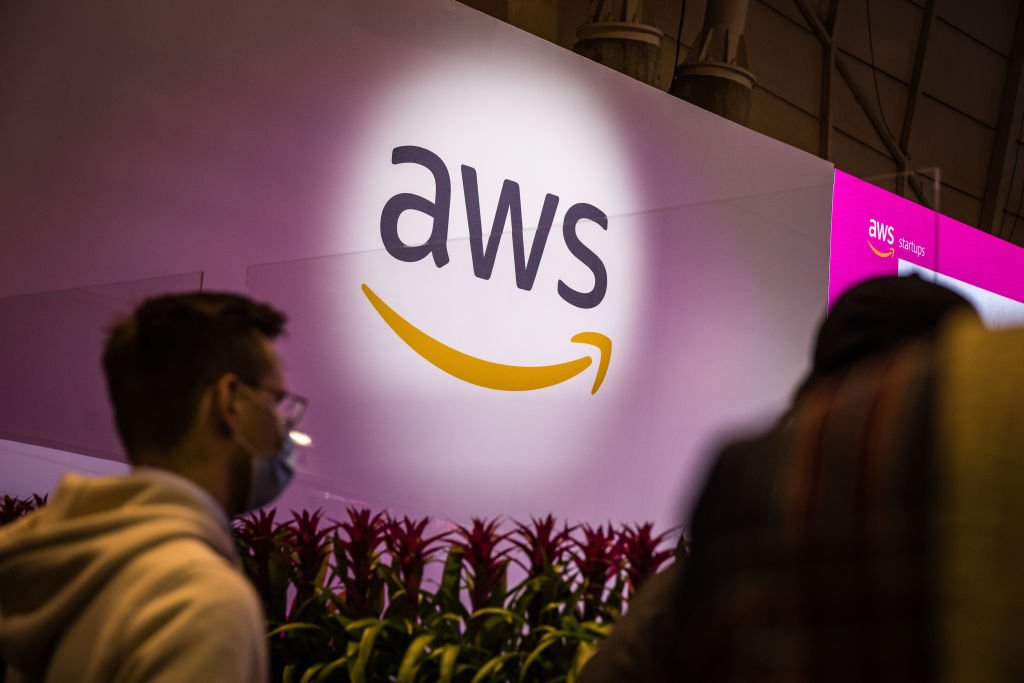 AWS launches new healthcare-focused services, powered by generative AI