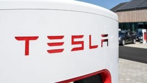 Tesla decreases the price of FSD beta to $12,000