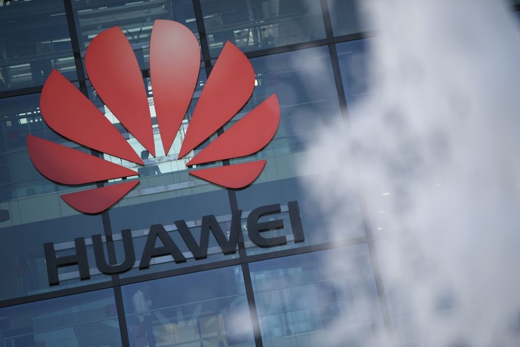 US finds no evidence Huawei can mass produce advanced phone chips