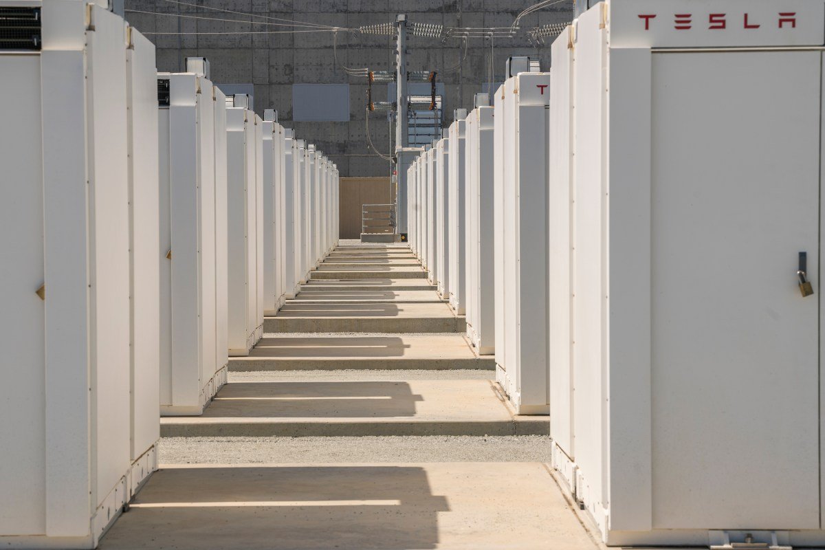 Tesla's solar business is tanking but energy storage is making up for it