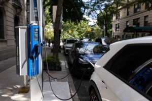 Manhattan's Ev Charging Sites Now Outnumber Gas Stations 10 To 1